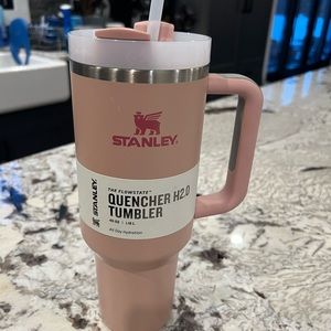 STANLEY PINK DUSK 40oz!! BRAND NEW WITH TAGS